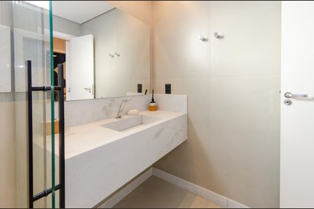 Apartamento à venda com 312m², 5 quartos e 3 vagasBanheiro social 1