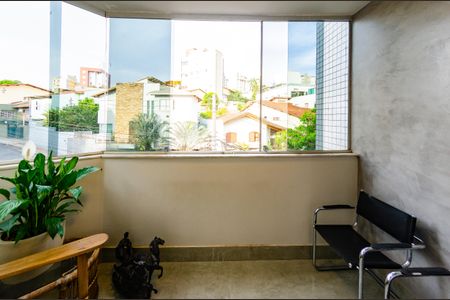 Apartamento à venda com 312m², 5 quartos e 3 vagasVaranda