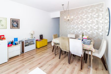 Apartamento à venda com 70m², 2 quartos e 1 vagaSala