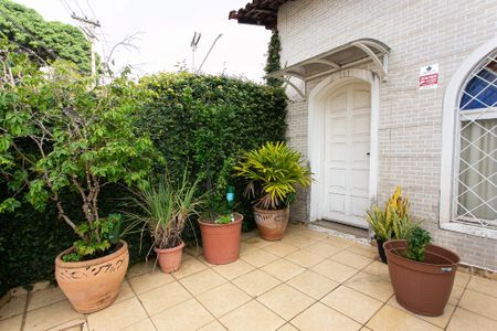 Casa à venda com 160m², 3 quartos e 3 vagas Casa à venda com 160m², 3 quartos e 3 vagasÁrea Externa