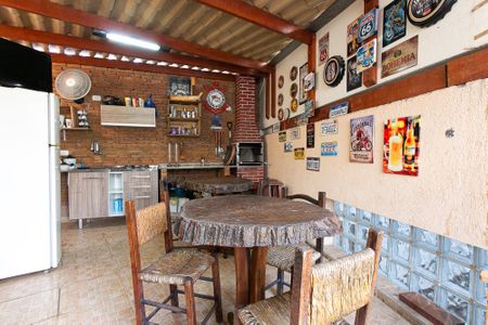 Casa à venda com 160m², 3 quartos e 3 vagas Casa à venda com 160m², 3 quartos e 3 vagasEspaço Gourmet