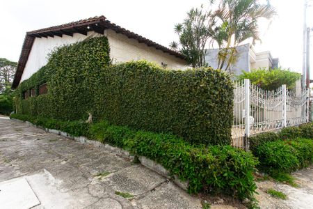 Casa à venda com 160m², 3 quartos e 3 vagas Casa à venda com 160m², 3 quartos e 3 vagasFachada