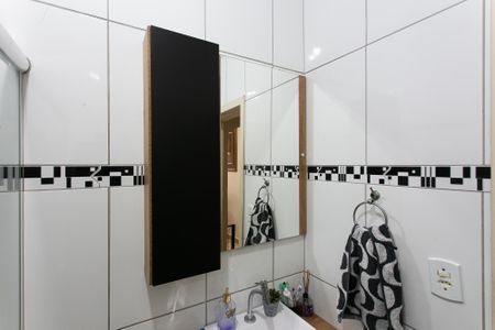 Casa à venda com 160m², 3 quartos e 3 vagas Casa à venda com 160m², 3 quartos e 3 vagasBanheiro da Suíte