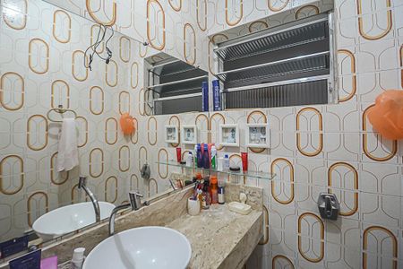 Casa à venda com 173m², 3 quartos e 2 vagasBanheiro