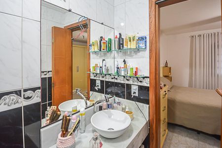 Casa à venda com 173m², 3 quartos e 2 vagasBanheiro da Suíte