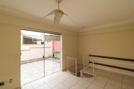Apartamento à venda com 98m², 2 quartos e 1 vaga Apartamento à venda com 98m², 2 quartos e 1 vagaCobertura