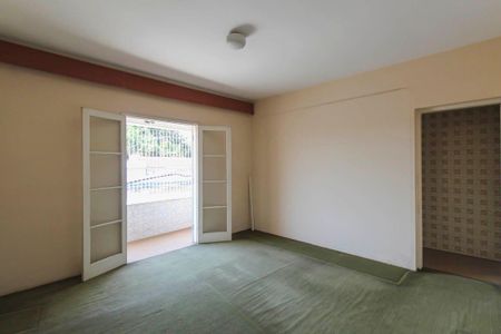 Casa à venda com 300m², 6 quartos e 2 vagasSuite