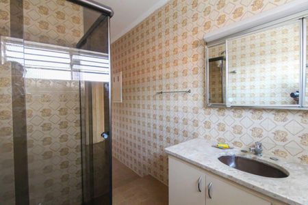 Casa à venda com 300m², 6 quartos e 2 vagasBanheiro da Suíte