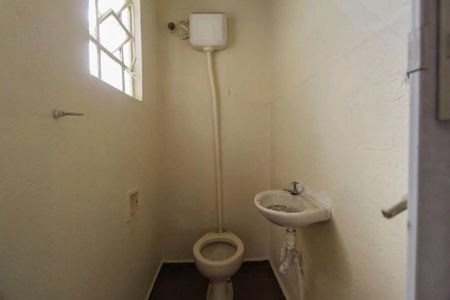 Casa à venda com 300m², 6 quartos e 2 vagasBanheiro de Serviço