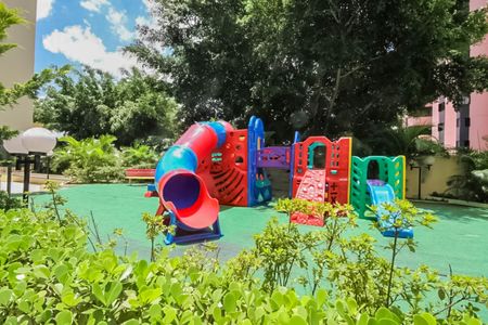 Apartamento à venda com 67m², 3 quartos e 1 vaga Apartamento à venda com 67m², 3 quartos e 1 vagaÁrea comum - Playground