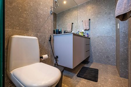 Apartamento para alugar com 109m², 2 quartos e 3 vagas Apartamento para alugar com 109m², 2 quartos e 3 vagasSuíte 1 - Banheiro