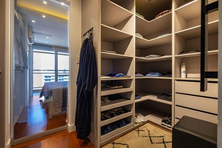 Apartamento para alugar com 109m², 2 quartos e 3 vagas Apartamento para alugar com 109m², 2 quartos e 3 vagasSuíte 1 - Closet