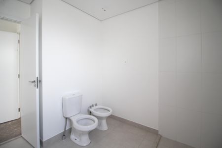 Apartamento à venda com 324m², 4 quartos e 4 vagasBanheiro da Suíte 1