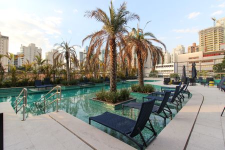 Apartamento à venda com 324m², 4 quartos e 4 vagasÁrea comum - Piscina