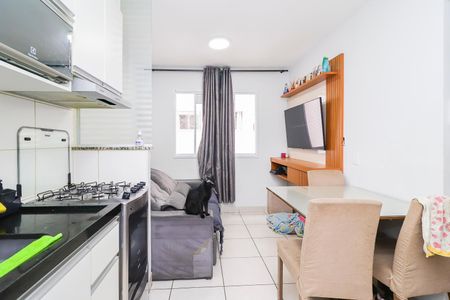 Sala/Cozinha de apartamento para alugar com 2 quartos, 32m² em Itaquera, São Paulo