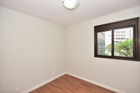 Apartamento à venda com 170m², 3 quartos e 3 vagasSuíte 2