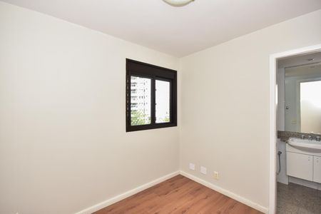 Apartamento à venda com 170m², 3 quartos e 3 vagasSuíte 2