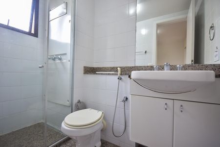 Apartamento à venda com 170m², 3 quartos e 3 vagasBanheiro Suíte 2