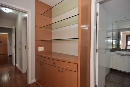 Apartamento à venda com 170m², 3 quartos e 3 vagasArmário da Suíte 3