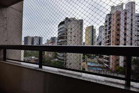 Apartamento à venda com 170m², 3 quartos e 3 vagasVaranda da Suíte 3