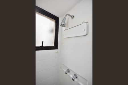 Apartamento à venda com 170m², 3 quartos e 3 vagasChuveiro da Suíte 1