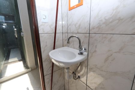 Casa para alugar com 48m², 2 quartos e sem vagaBanheiro