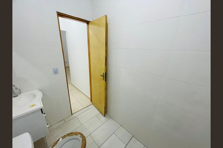 Banheiro de kitnet/studio para alugar com 1 quarto, 50m² em Vila Sao Rafael, Guarulhos