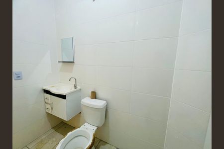 Banheiro de kitnet/studio para alugar com 1 quarto, 50m² em Vila Sao Rafael, Guarulhos