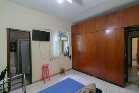 Casa à venda com 3 quartos, 300m² em Planalto, Belo Horizonte