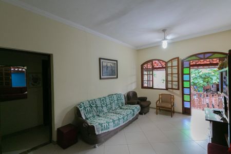 Casa à venda com 300m², 3 quartos e 3 vagas