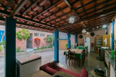 Casa à venda com 300m², 3 quartos e 3 vagas