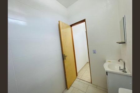 Banheiro de kitnet/studio para alugar com 1 quarto, 50m² em Vila Sao Rafael, Guarulhos