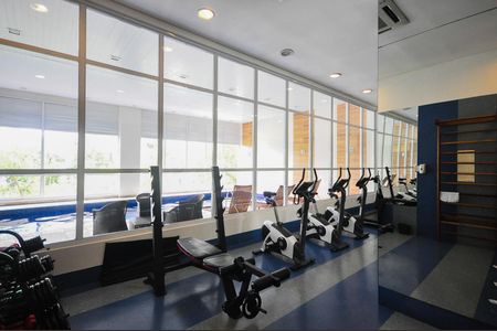 Apartamento à venda com 128m², 3 quartos e 2 vagas Apartamento à venda com 128m², 3 quartos e 2 vagasAcademia