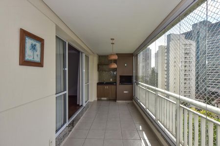 Apartamento à venda com 128m², 3 quartos e 2 vagasVaranda