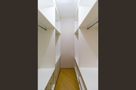 Apartamento à venda com 155m², 3 quartos e 3 vagasCloset da suíte 1