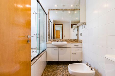 Apartamento à venda com 155m², 3 quartos e 3 vagasBanheiro da Suíte 1