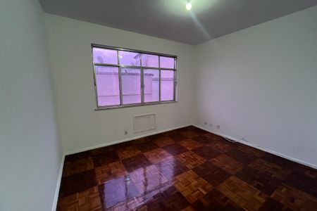 Sala de apartamento para alugar com 3 quartos, 60m² em Jardim Guanabara, Rio de Janeiro