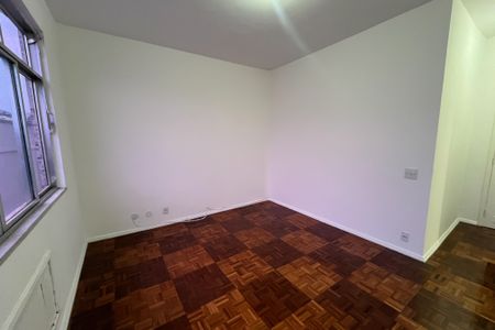 Sala de apartamento para alugar com 3 quartos, 60m² em Jardim Guanabara, Rio de Janeiro