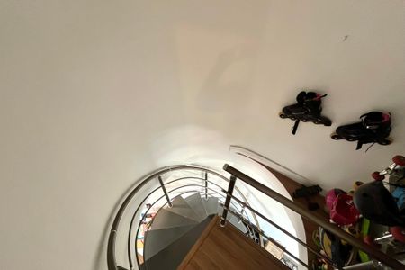 Apartamento à venda com 108m², 3 quartos e 2 vagasEscada