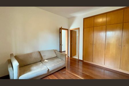 Casa à venda com 400m², 4 quartos e 4 vagasSuíte 1