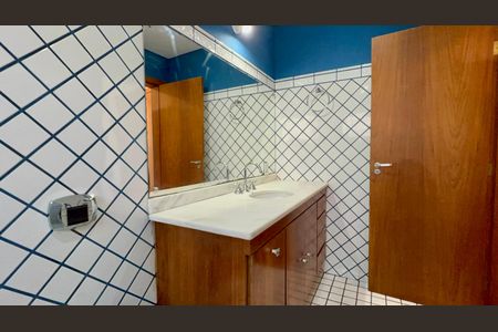 Casa à venda com 400m², 4 quartos e 4 vagasBanheiro da Suíte 3