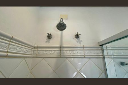 Casa à venda com 400m², 4 quartos e 4 vagasBanheiro da Suíte 2