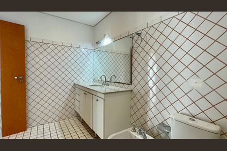 Casa à venda com 400m², 4 quartos e 4 vagasBanheiro da Suíte 1