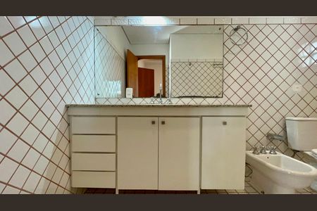 Casa à venda com 400m², 4 quartos e 4 vagasBanheiro da Suíte 1