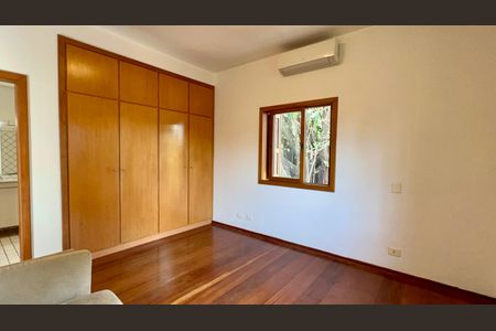 Casa à venda com 400m², 4 quartos e 4 vagasSuíte 1
