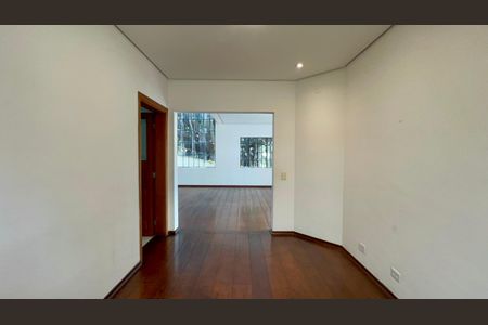 Casa à venda com 400m², 4 quartos e 4 vagasCopa