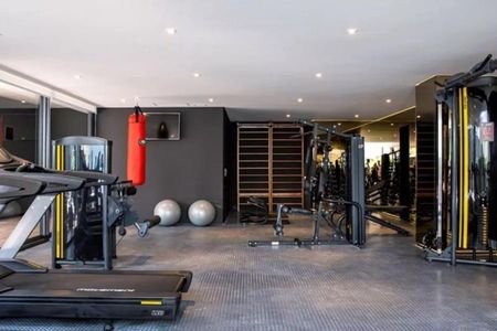 Apartamento à venda com 105m², 1 quarto e 2 vagas Apartamento à venda com 105m², 1 quarto e 2 vagasÁrea comum - Academia