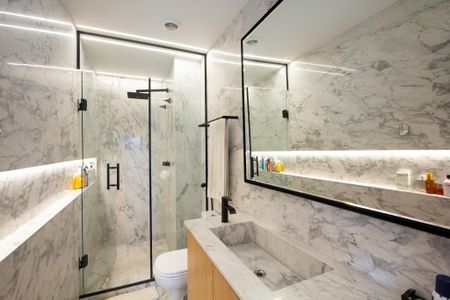 Apartamento à venda com 105m², 1 quarto e 2 vagas Apartamento à venda com 105m², 1 quarto e 2 vagasBanheiro da Suíte