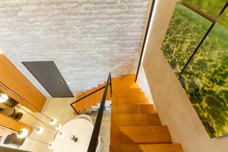 Apartamento à venda com 105m², 1 quarto e 2 vagas Apartamento à venda com 105m², 1 quarto e 2 vagasEscada