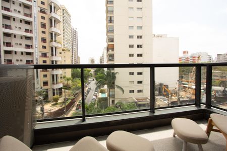 Apartamento à venda com 105m², 1 quarto e 2 vagas Apartamento à venda com 105m², 1 quarto e 2 vagasVaranda